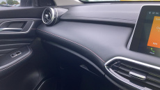 MG Hs 1.5 T-GDI Exclusive 5dr DCT Petrol Hatchback